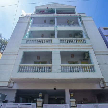 העיר בנגלור Oyo 23360 White Bricks Inn מראה חיצוני תמונה